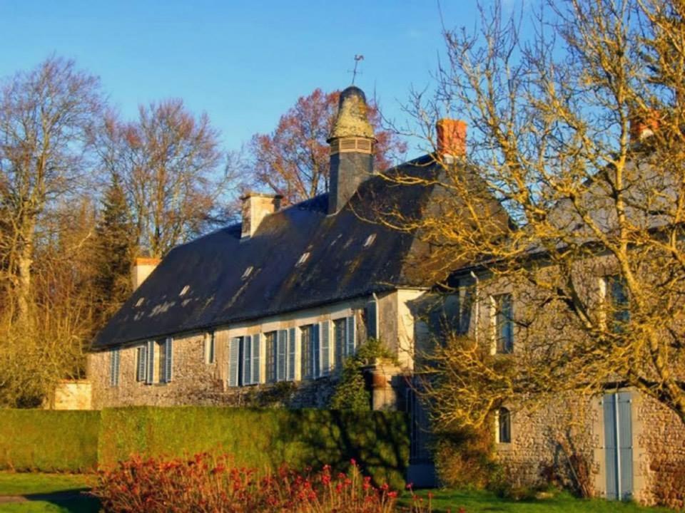 Gites Du Chateau De La Motte Joue-du-Plain Eksteriør billede